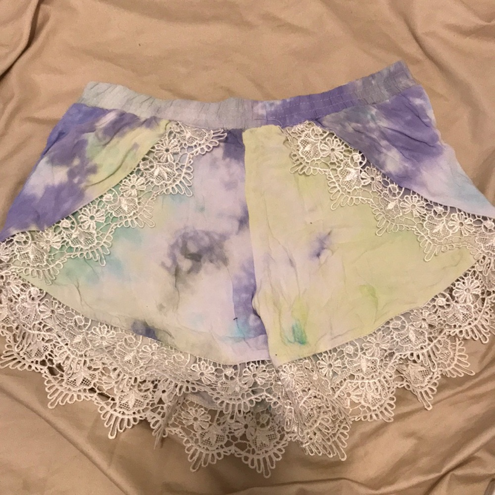 Tobi tye dye lace shorts